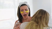 sex stepmom gets slippery reality kings скачать полную версию с rkfullcomste porn