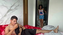 sex моя младшая сводная сестра застукала меня за мастурбацией в ее трусиках в ее комнате хл porn