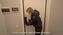 sex новая горничная не справилась со своей задачей поэтому ей пришлось работать дырками и получать сперму в рот porn