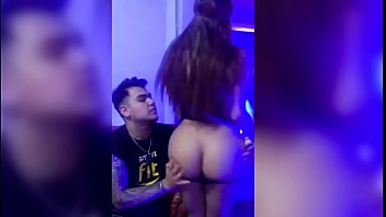 sex посетите эту девушку которую я люблю потому что у нее большая попка и вы можете видеть некоторые кривые ударности porn