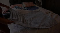 sex я вижу что моя сводная сестра наводит порядок в постели но мы все портим трахаясь porn