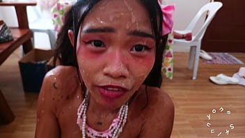 sex раздражающая крошечная таракана беспокоит меня пока я сосу свой член но я покрываю ее 2 килограммами спермы porn
