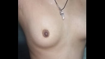 sex шпионская камера красивая молодая латина 18летняя студентка принимает ванну после хорошего анального секса porn