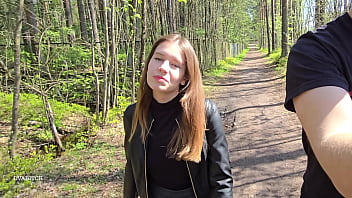 sex наш поход начался с траха на свежем воздухе и того что мне наполнили спермой из моей мокрой киски текла сперма porn