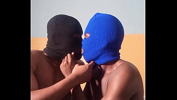 sex мы с парнем моей сводной сестры пробрались в гостевую комнату чтобы потрахаться porn