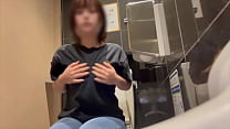 sex мастурбация в унисекс туалете ктонибудь хочет поехать со мной в поезде porn
