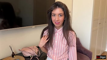 sex クラスメイトに彼女の写真を見ながらオナニーしているところを見られてしまったけどセックスすることでこの問題を解決した porn