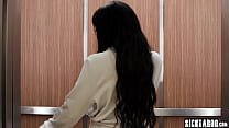 sex лифт привез ко мне черную милфу с большой задницей и застрявшая милфа наслаждалась грубым сексом porn