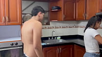sex моя маленькая сводная сестра впервые хочет трахаться на кухне и я даю ей лучший секс в ее жизни хл porn