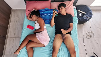 sex моя кузина остается дома и со скрытой камерой в моей комнате я снимаю как она скачается на мне своей огромной жопой porn