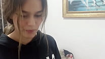 sex они просят меня позаботиться о моей 18летней паходчице но очень горячая одна соблажает меня и в конечном я трахну porn