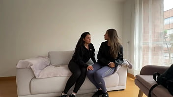 sex платю своей соседке за аренду лесбийским сексом porn