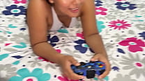 sex 美しい顔した義理の娘がtバックで遊んでいるのを見つけてとても興奮して私のペニスをしゃぶった後彼女は最後には隙間の開いたマンコからザーメンを滴らせてしまいました porn