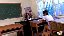 sex эта сучка была удовлетворена этим опытным мужчиной и его огромным членом в ее заднице porn