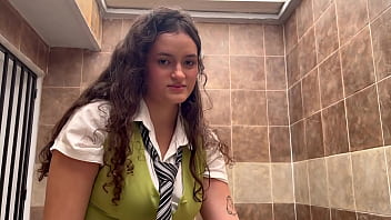 sex студентка с большими сиськами трахнула свою учительницу чтобы сдать экономику porn