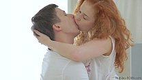 sex 赤毛のアマチュアは一口の絶頂を取ります porn