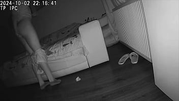sex личное видео в котором друг трахает жену в задницу пока ее муж отдыхает в соседней комнате рискованный секс porn