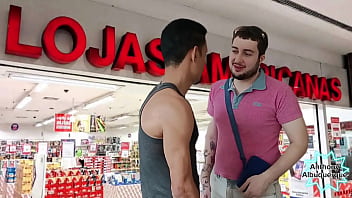 sex я поймал ребенка на краже шоколада из магазина и ему пришлось дать мне чтото взамен чтобы я не позвонил в охрану porn
