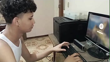 sex эта горячая дрочка со спермой на моей мачехе пока она отдыхает porn