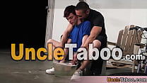 sex провожу семинар с симпатичной молодой женщиной но вскоре мы начинаем заниматься сексом без презерватива porn