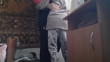 sex мы с соседкой прячемся от родителей за столом чтобы побыстрее кончить девушкилесбиянкииллюзии porn