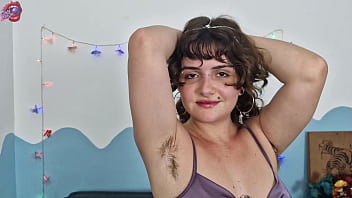 sex кормящая шлюшка жарко стонет на черном члене пока ей в лицо не капнет молоко porn
