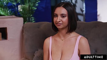 sex время взрослых молодая женщина с большими натуральными сиськами хейли роуз хочет получить сперму в жопе от своего porn