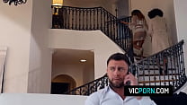 sex извращенец занимается грубым сексом с двумя сексуальными темнокожими красотками скарлит скандал и алиной али porn