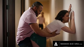 sex современные грехи скучающая кейси кэлверт украдкой занимается сексом с мужем превращаясь в групповуху с porn