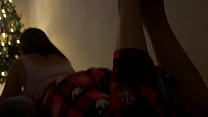sex моя лучшая подруга приглашает меня переночевать у нее дома мы начинаем смотреть фильм и в итоге жестко трахаемся porn