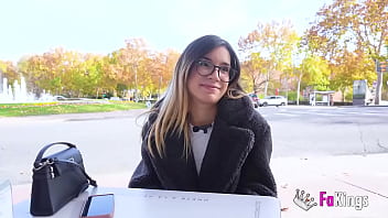 sex латиноамериканская певица меган лав влюблена в мужчин повзрослее и у нас есть для нее секс втроем porn