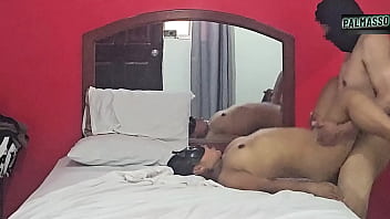 sex 실제 홈메이드 비디오 마스크를 쓴 짧은 멀티 오르가즘 색정증 환자가 흥분한 청년에 의해 콘돔 없이 성교되고 풍부한 신음소리를 냅니다 마침내 그것은 그 안에서 끝난다 porn