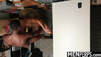 sex мальчик задержан за подозрительную деятельность в торговом зале menperps porn