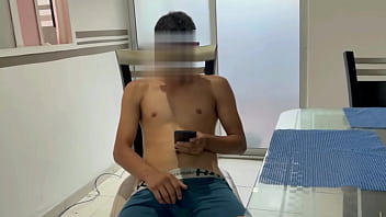 sex я застал своего похотливого сводного брата за сессией сосания члена и хочу ему помочь полная история porn