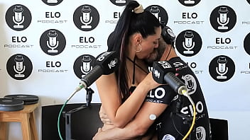 sex орнелла тарчини проходит по пикантной комнате подкаста elo porn