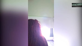 sex 나는 성숙한 여인에게 남편이 없는 동안 술을 마시도록 설득했습니다 마침내 그녀는 발정나서 그가 그녀와 쉽게 섹스하도록 놔두었습니다 porn