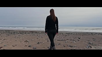 sex прекрасная итальянская красотка сильвия сопрано грубо доминировала на пляже в норвегии в кинематографическом porn