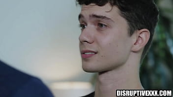 sex пасынок хочет трахнуть своего отчима porn