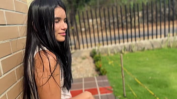 sex mulher latina está saindo de casa e eu a fodo com força no ânus em troca de levála para casa porn