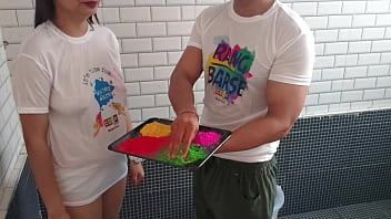 sex холи специальный холи с лучшей подругой саарой и трахает ее в хорошем смысле porn