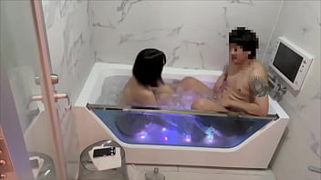 sex студентка колледжа у которой есть парень но она изменяет ему принимая ванну с другоммужчиной в отеле для свиданий porn