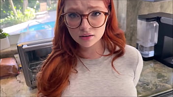 sex рыжая падчерица наполненная спермой наоми хьюз семейная терапия алекс адамс porn
