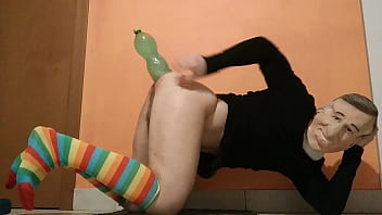 sex ктото сомневался что я смогу вставить эту бутылку снизу вот два видео которые доказывают что моя задница может это porn