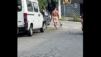 sex нашел на улице одаренного черного парня и привел его домой чтобы трахнуть porn