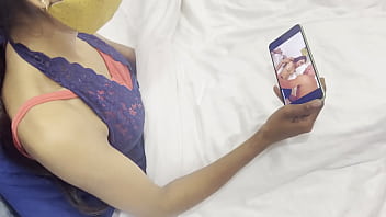 sex горячая индийская девушка смотрит порно и трахается с парнем в отеле oyo porn