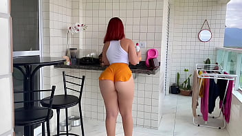 sex я наняла эту служанку чтобы она помогала мне по дому я сходила с ума от похоти у нее прекрасная задница porn