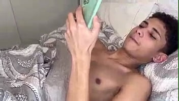 sex горячая milf занимается сексом с молодым парнем porn