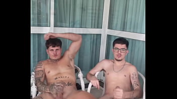 sex я убедил своего натурального парня из спортзала вступить со мной в братство у меня во рту появилось молоко porn