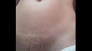 sex эта молодая шлюха выходит на улицу в шортах без трусиков посмотрите какая у нее волосатая киска porn