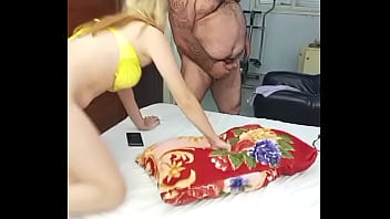 sex молодая девушка пришла с вечеринки желая отдать это мужчине porn